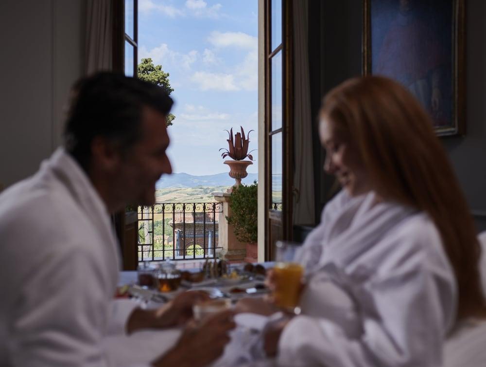 Fonteverde Lifestyle & Thermal Retreat - The Leading Hotels Of The World San Casciano dei Bagni Exteriér fotografie Breakfast at the Hotel